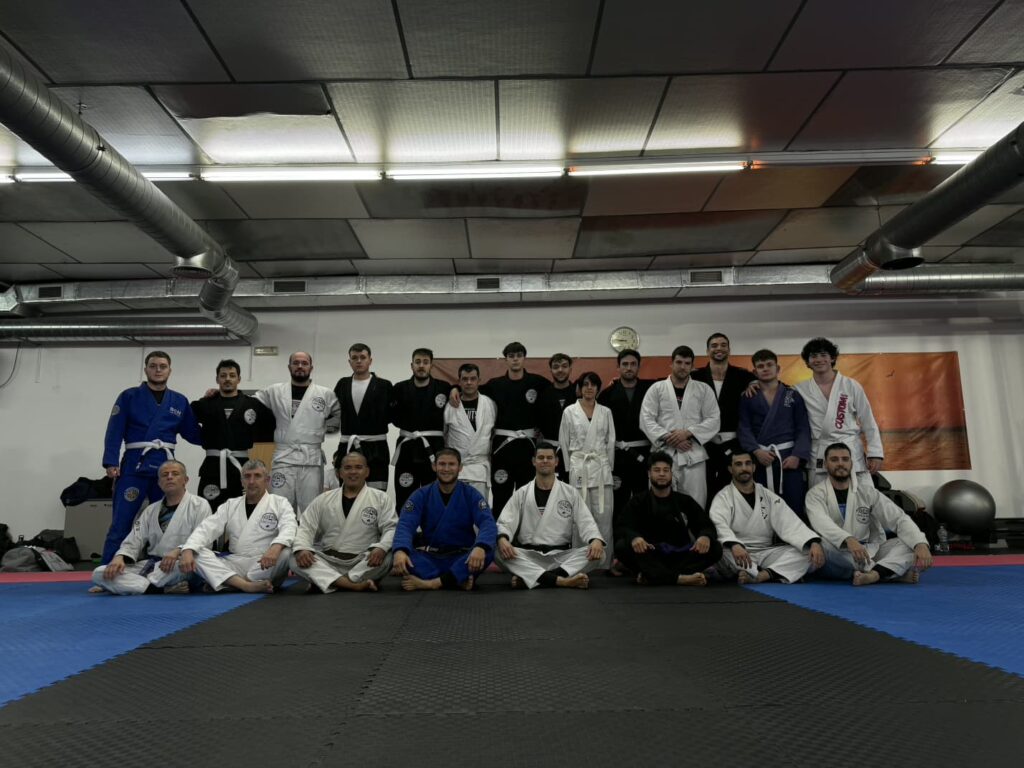 Participantes en la master class de Claudio Calasans de las escuelas Osca BJj de Huesca y Barbastro